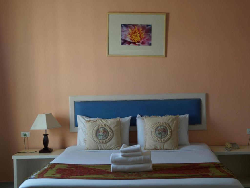 Seng Aroun Hotel Pakse Exterior photo