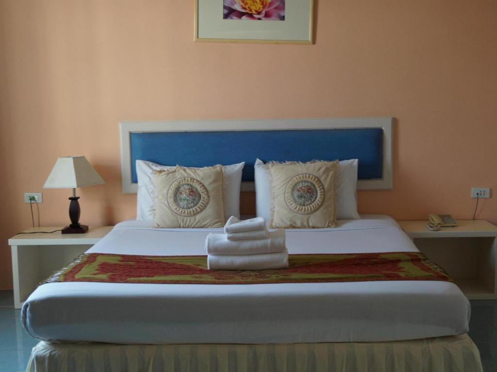 Seng Aroun Hotel Pakse Exterior photo