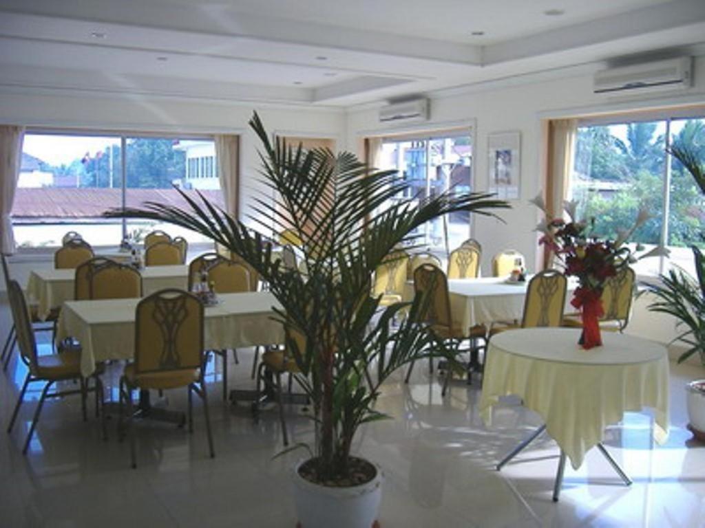 Seng Aroun Hotel Pakse Exterior photo