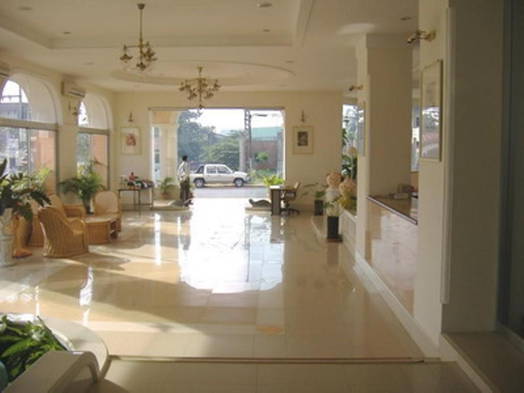 Seng Aroun Hotel Pakse Exterior photo