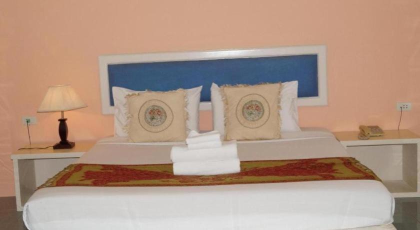Seng Aroun Hotel Pakse Exterior photo