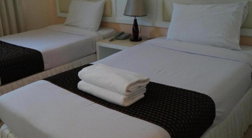 Seng Aroun Hotel Pakse Exterior photo